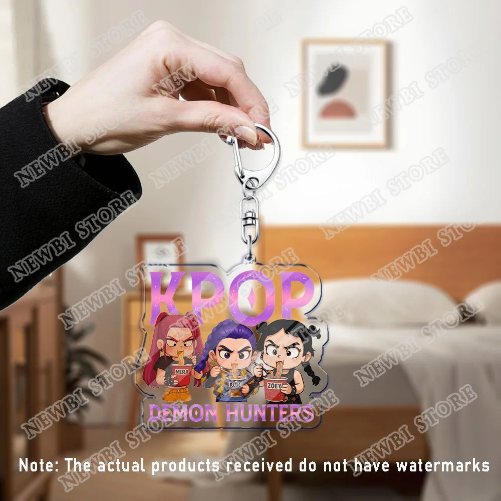 Llavero K-Pop Demon Hunters | Accesorio divertido y coleccionable con personajes Huntrix, Saja, Rumi, Zoey, Jinu y Derpy Tiger. Ideal como regalo, adorno para mochilas o llaves, perfecto para fans que quieren mostrar su estil