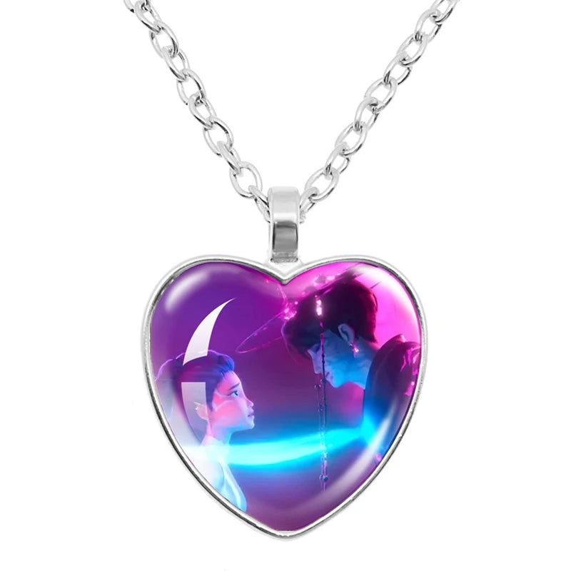 Collar y Pulsera Anime K-Pop Demon Hunters | Juego de accesorios con diseño de corazón, ideal para niñas y mujeres fanáticas del K-Pop. Perfecto para completar tu look, regalar o coleccionar, combinando estilo moderno y d