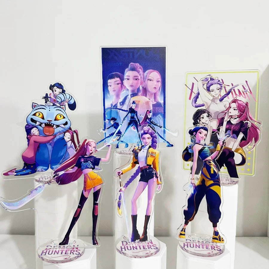 Figura Acrílica de Anime/K-Pop Demon Hunters | Soporte decorativo original para mesa, ideal para exhibir personajes favoritos. Perfecto para coleccionistas y fanáticos que buscan un toque único en su espacio.