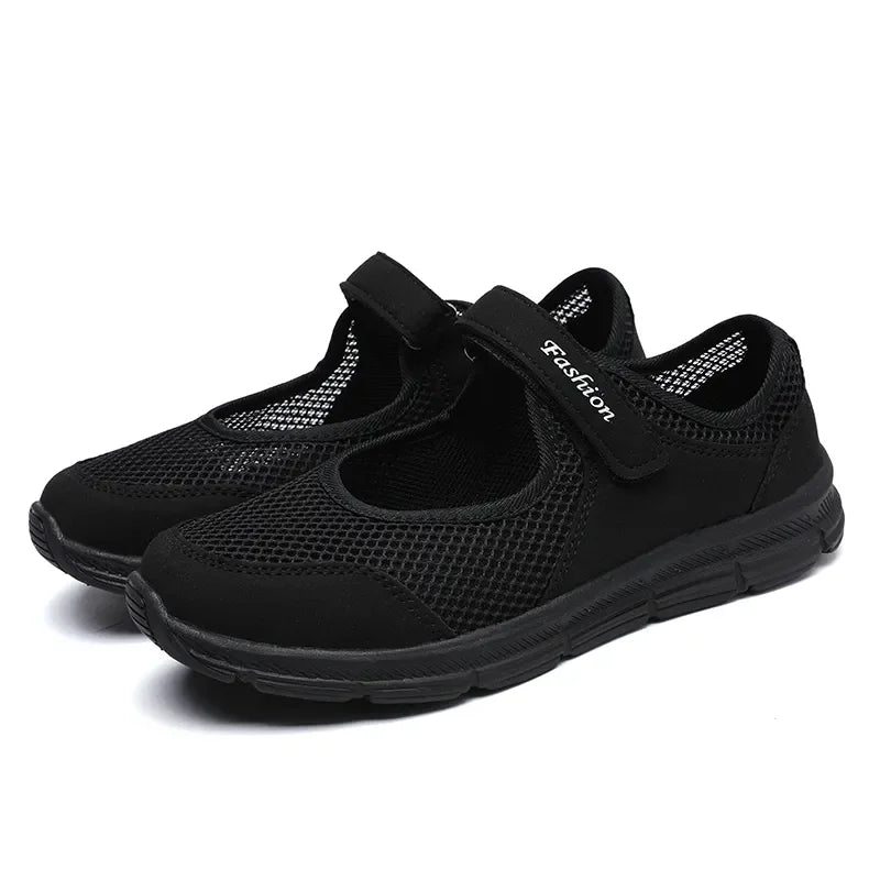 Estilo y comodidad todo el día
Las Zapatillas Vulcanizadas de Mujer combinan moda y confort con su diseño de malla transpirable y suela ligera. Perfectas para caminar, trabajar o uso diario.