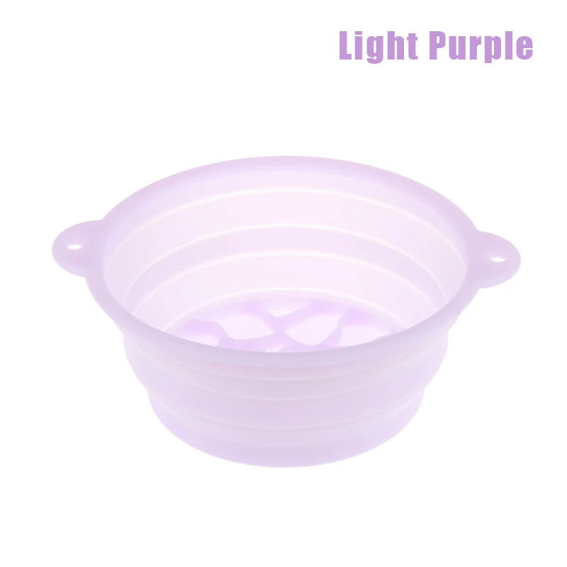 Disfruta de un cuidado facial refrescante en cualquier lugar con este bowl de hielo facial plegable de silicona.