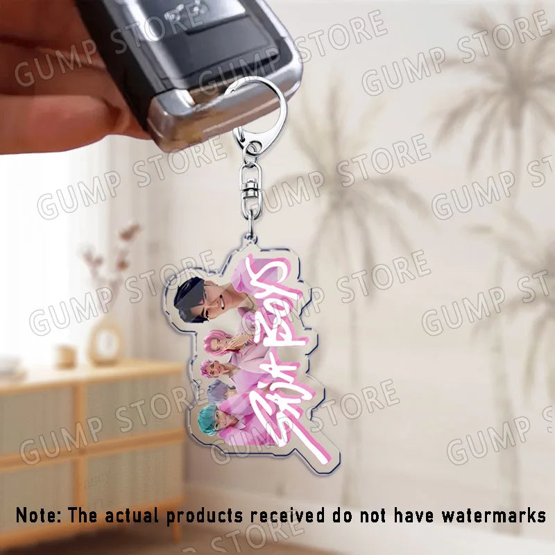 Llavero K-Pop Demon Hunters | Accesorio divertido y coleccionable con personajes Huntrix, Saja, Rumi, Zoey, Jinu y Derpy Tiger. Ideal como regalo, adorno para mochilas o llaves, perfecto para fans que quieren mostrar su estil