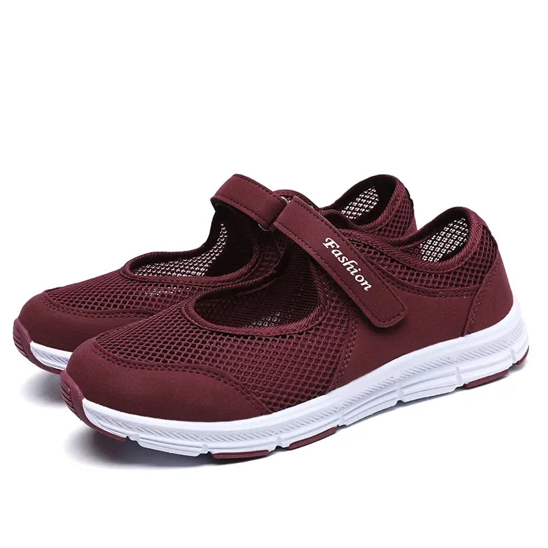 Estilo y comodidad todo el día
Las Zapatillas Vulcanizadas de Mujer combinan moda y confort con su diseño de malla transpirable y suela ligera. Perfectas para caminar, trabajar o uso diario.