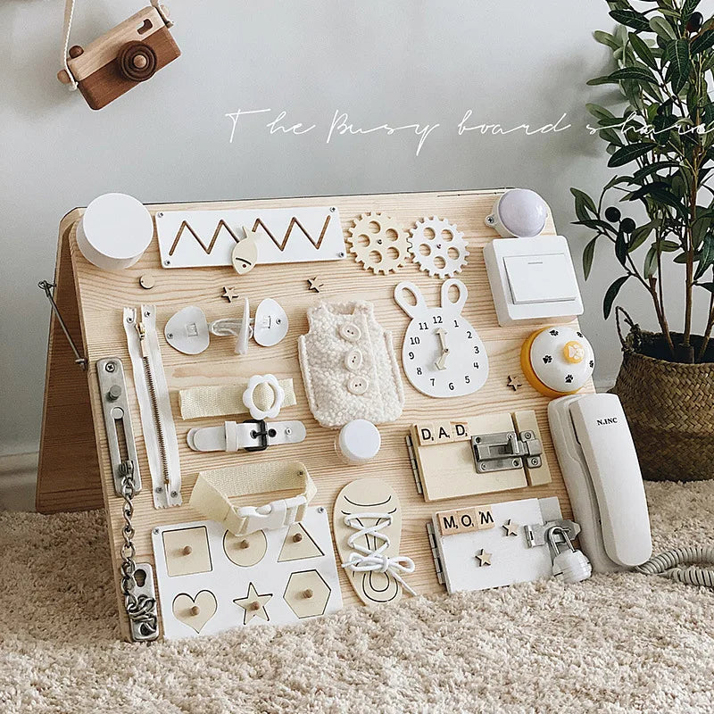 Busy Board de Madera Montessori | Tablero sensorial diseñado para estimular la curiosidad, la coordinación y las habilidades cognitivas de los niños. Un juguete educativo seguro y divertido que favorece el aprendizaje prá