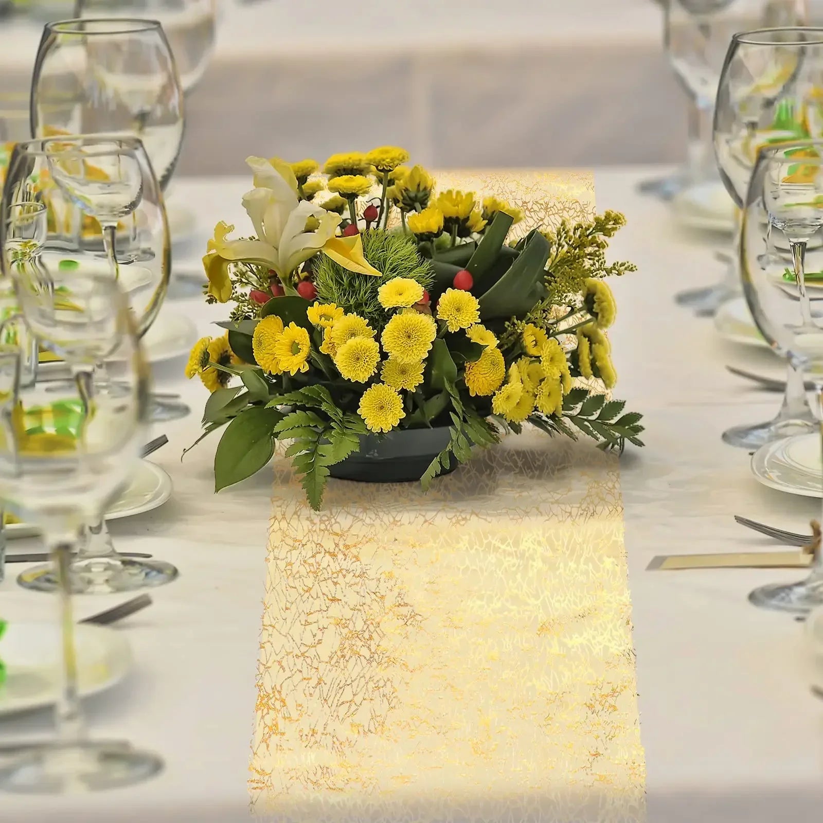 “Camino de Mesa Metálico Dorado 30x500cm | Tela Brillante en Rollos Rectangulares, Ideal para Decorar Mesas en Bodas, Cumpleaños y Eventos Especiales en Casa.”