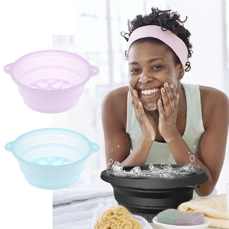 Disfruta de un cuidado facial refrescante en cualquier lugar con este bowl de hielo facial plegable de silicona.