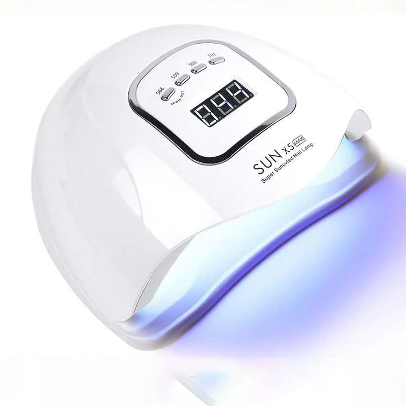 La lámpara SUNX5Max 150W UV LED es la herramienta perfecta para un secado rápido y profesional de uñas en gel. Con 45 LEDs de alta potencia, garantiza un acabado uniforme, brillante y duradero,