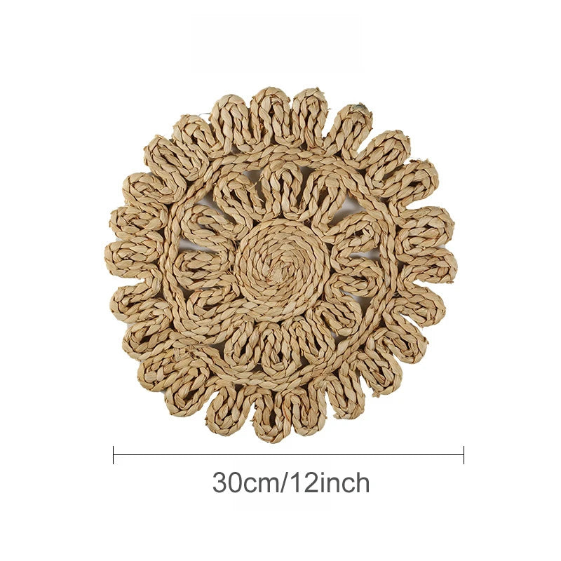 “Mantel Redondo Boho Trenzado de Jacinto de Agua | Resistente al Calor y Antideslizante, Perfecto para Decorar Mesas de Comedor con Estilo Natural y Elegante.”