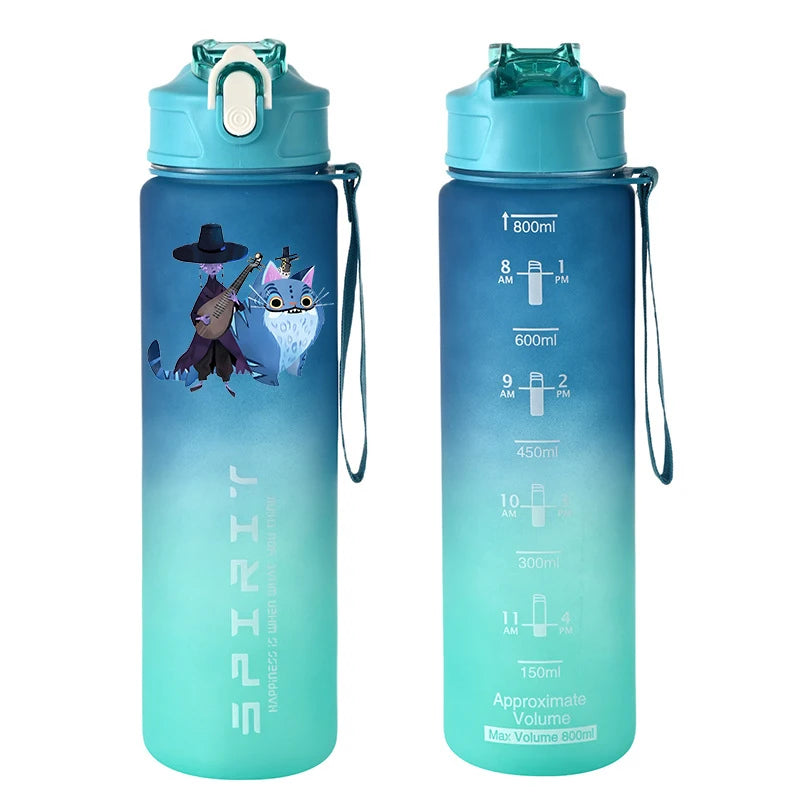 Botella Deportiva K-Pop Demon Hunters 800ml | Botella de plástico resistente y a prueba de fugas, con escala medidora. Ideal para viajar, entrenar o actividades diarias, manteniendo tu bebida segura y accesible. Perfecta par